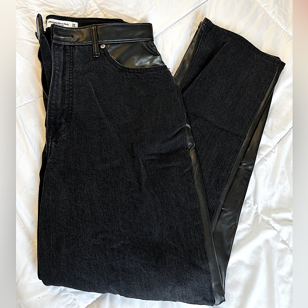 Abercrombie & Fitch 90s Straight Ultra High Rise Curve Love